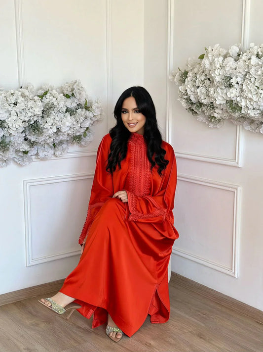 Iman Rode Abaya – Elegante Marokkaanse Jurk voor Thuis & Bijeenkomsten – productweergave 2
