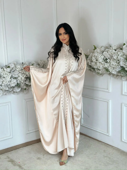 Siwar Witte Abaya – Elegante Marokkaanse Robe voor Thuis & Bijeenkomsten – productweergave 2