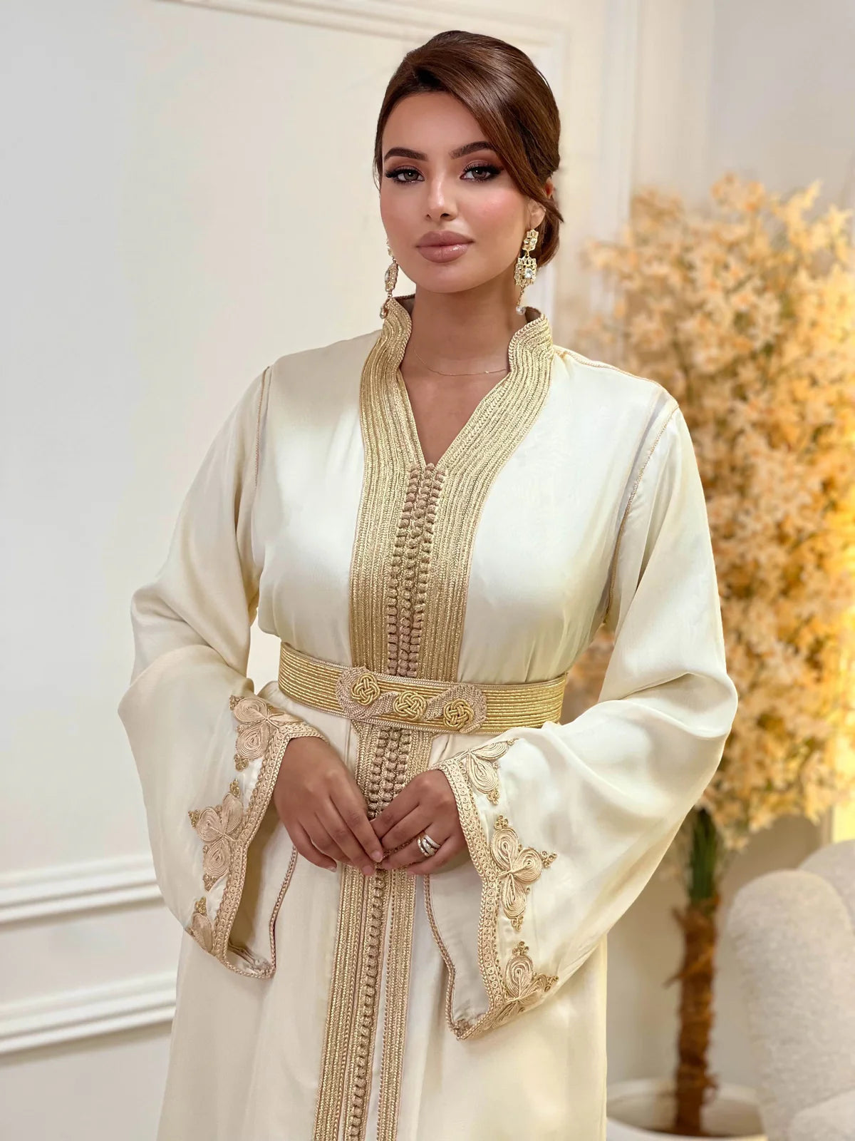 Samira Beige Takshita – Tweedelige Marokkaanse Ceremoniejurk – productweergave 7