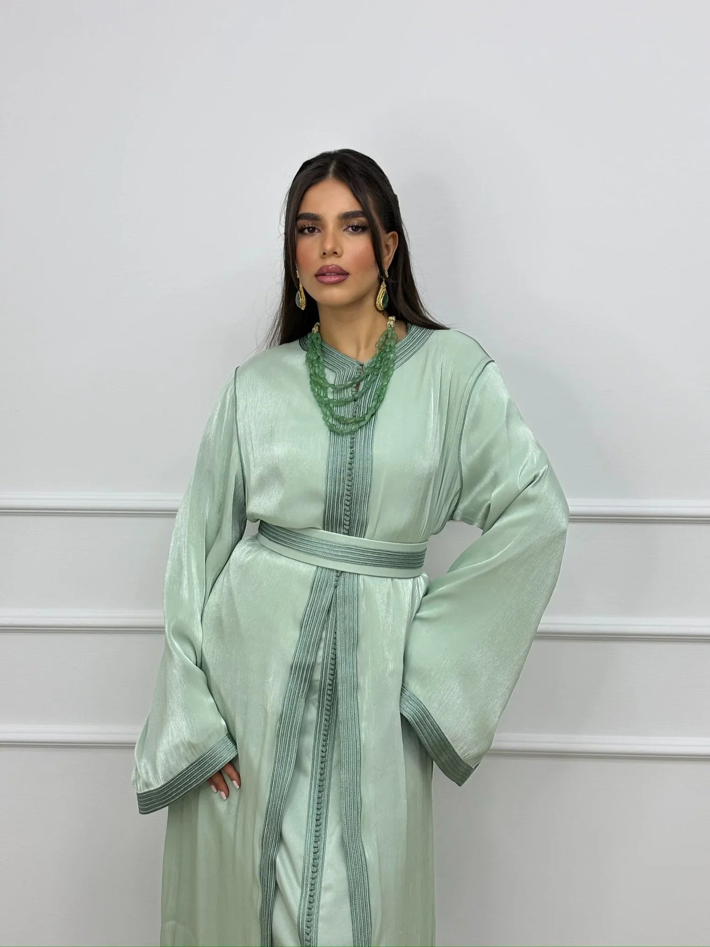 Souad Groene Takshita – Tweedelig Marokkaans Ceremonieel Gewaad – productweergave 2