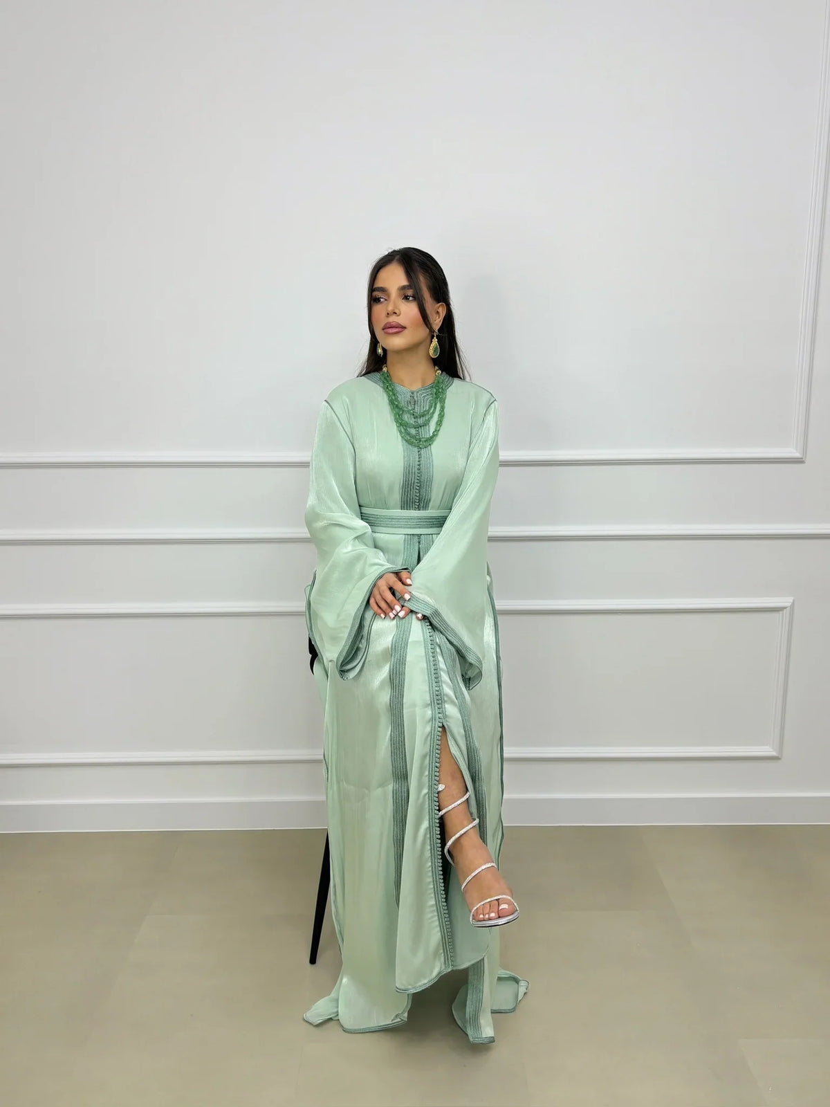 Souad Groene Takshita – Tweedelig Marokkaans Ceremonieel Gewaad – productweergave 3