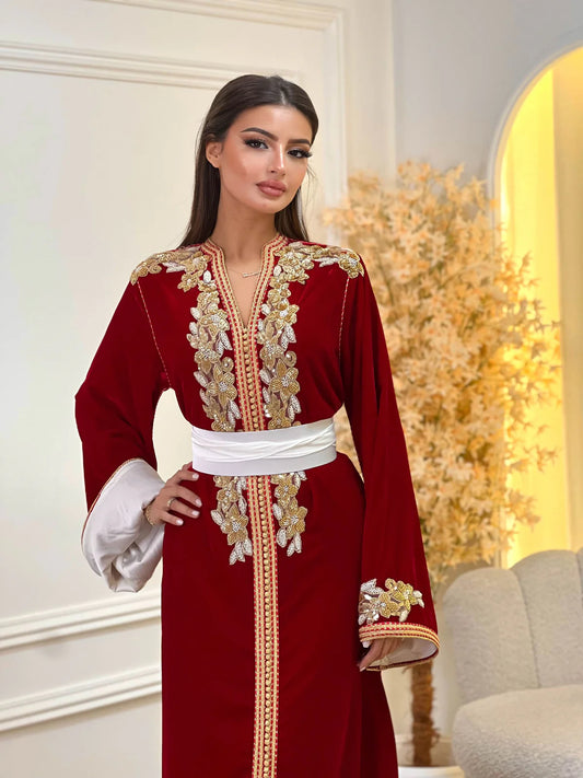 Dania Rode Kaftan – Handgemaakt met Gouden Parel Borduursel – productweergave 2