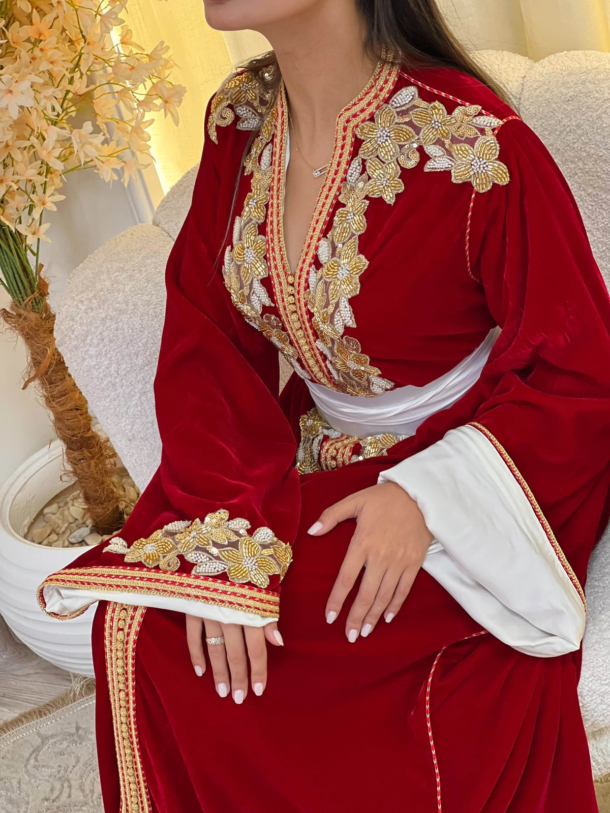 Dania Rode Kaftan – Handgemaakt met Gouden Parel Borduursel – productweergave 5