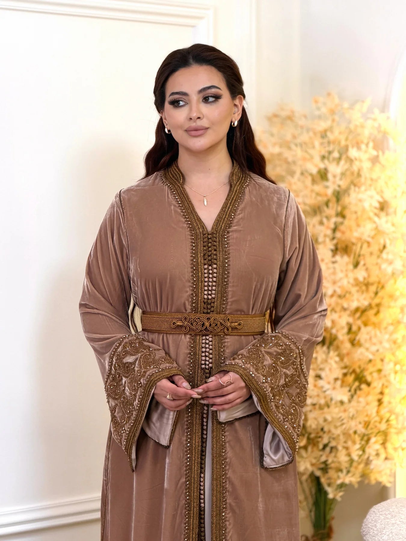Khadija Brown Takchita – Tweedelige Marokkaanse Ceremoniejurk – productweergave 5