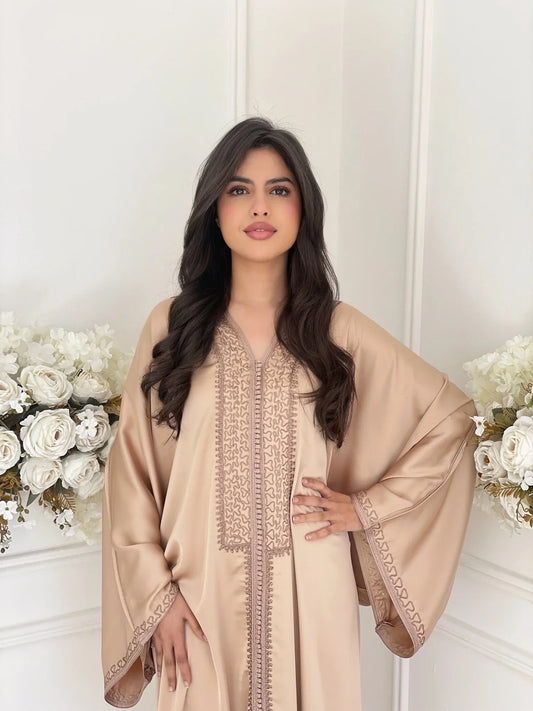 Nirmine Abaya – Elegante Marokkaanse Robe voor Thuis & Bijeenkomsten