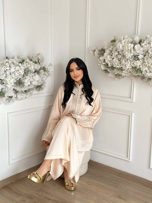 Sawsan Beige Abaya – Elegante Marokkaanse Robe voor Thuis & Bijeenkomsten – productweergave 2