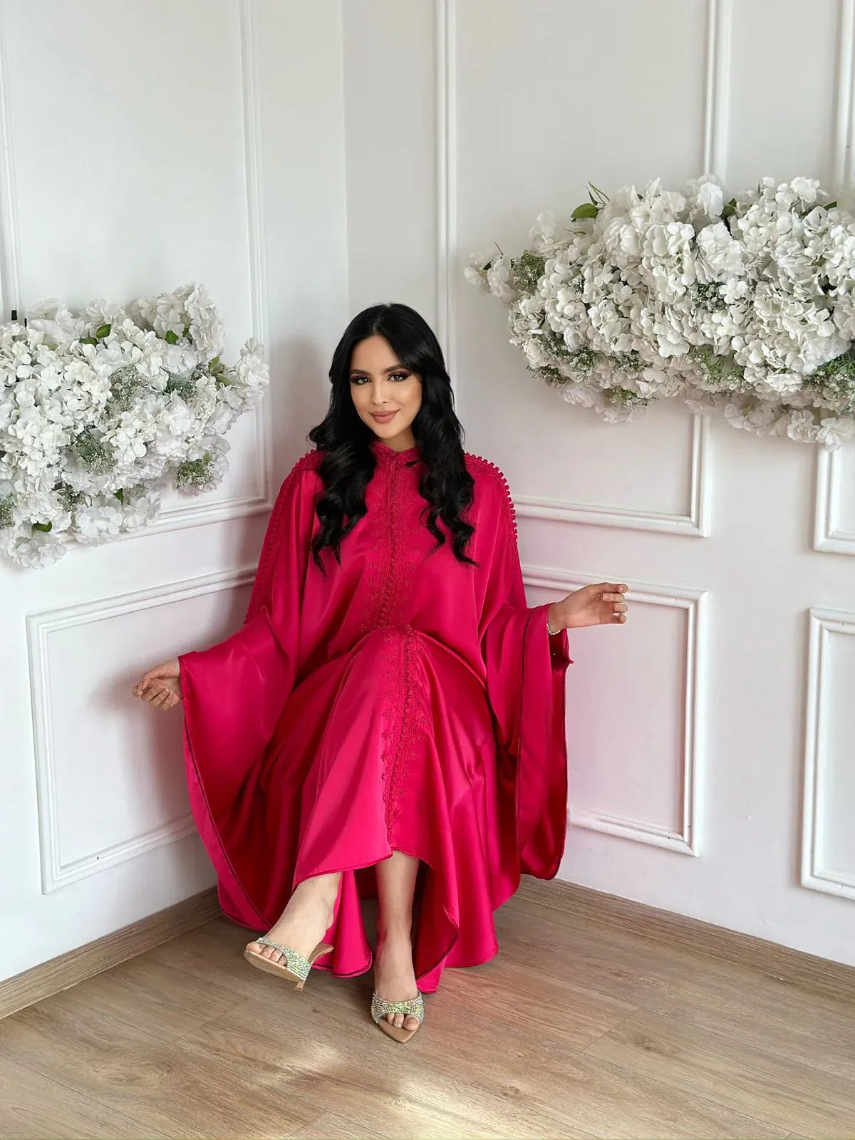 Kaltoum Roze Abaya – Elegante Marokkaanse Robe voor Thuis & Bijeenkomsten – productweergave 3