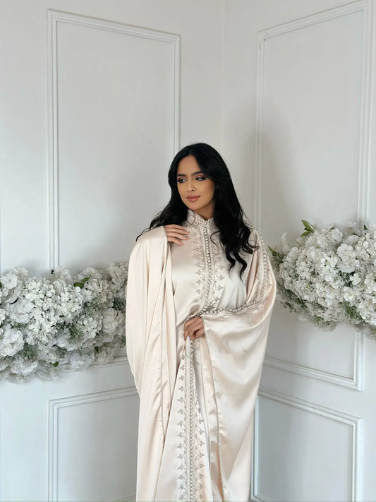 Siwar Witte Abaya – Elegante Marokkaanse Robe voor Thuis & Bijeenkomsten