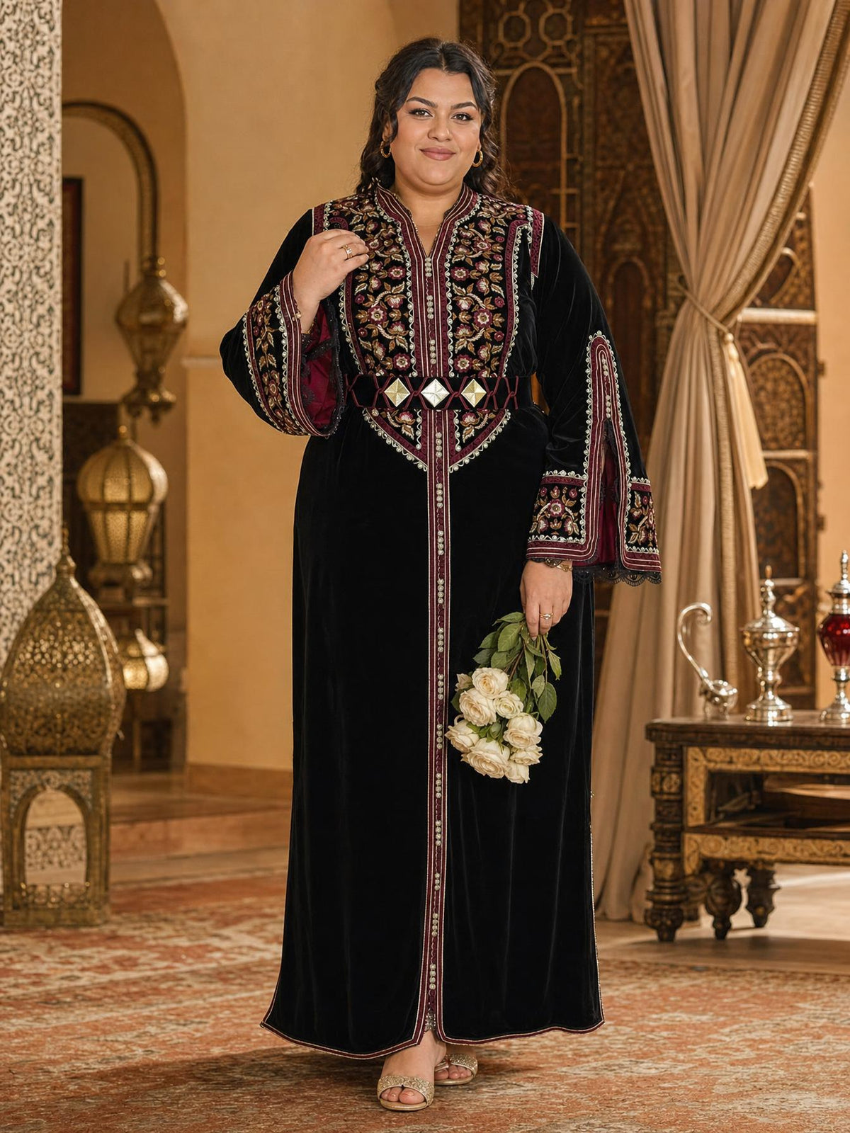 Rajwa Zwarte Kaftan – Handgemaakte Marokkaanse Jurk — plus-size model