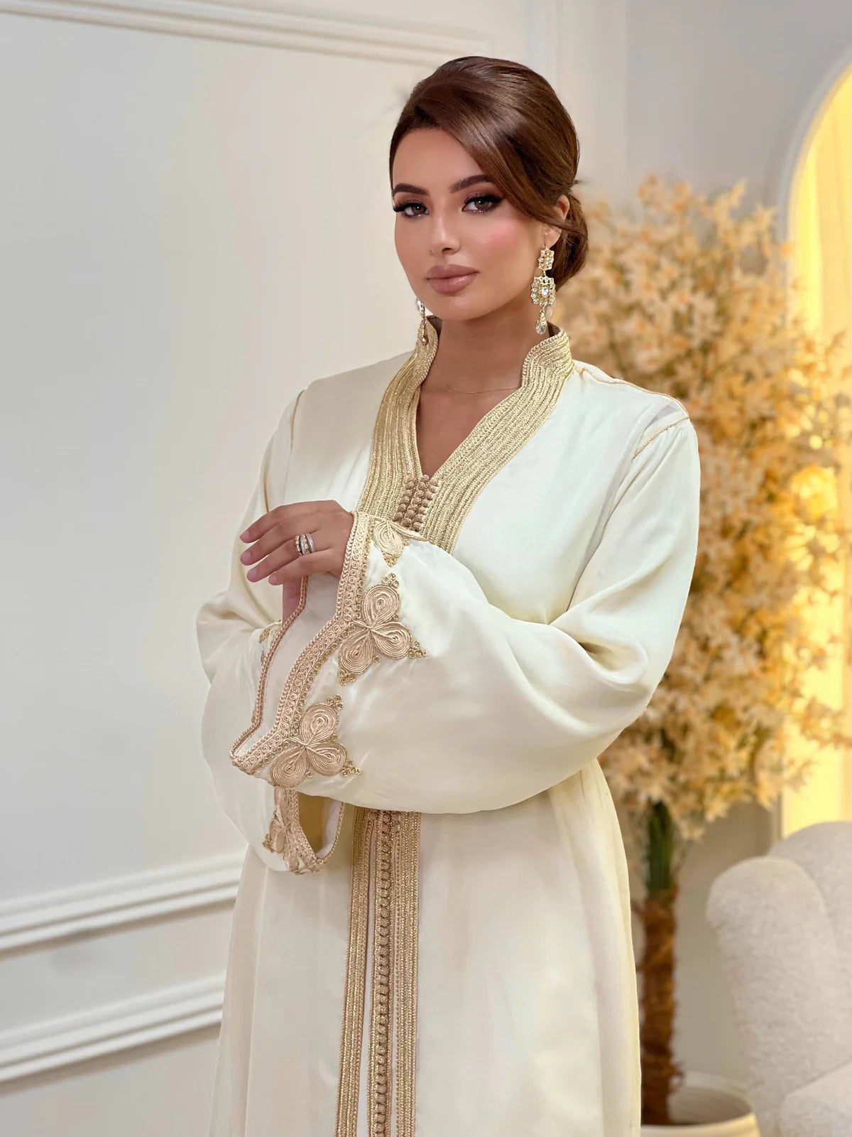 Samira Beige Takshita – Tweedelige Marokkaanse Ceremoniejurk – productweergave 4